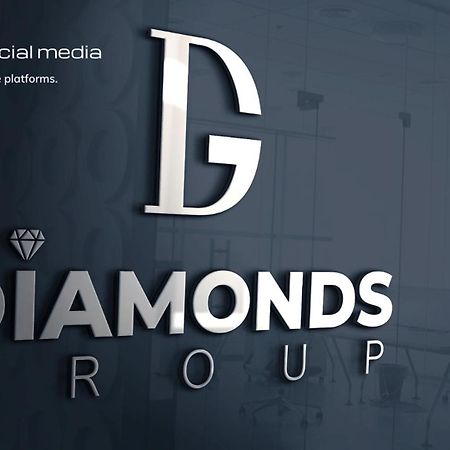 Diamonds Villa Near York Hospital Extérieur photo