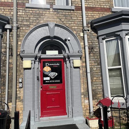 Diamonds Villa Near York Hospital Extérieur photo